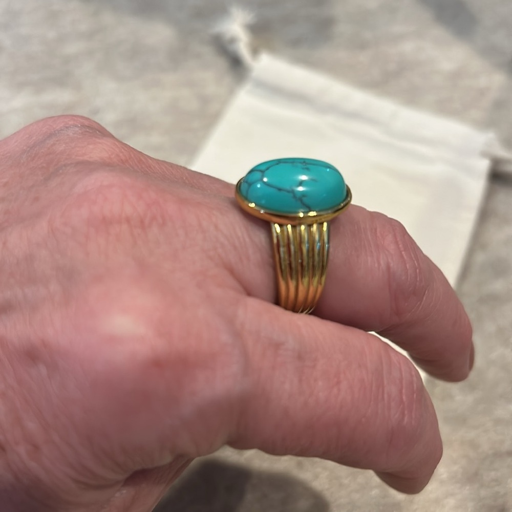 NEW Victoria Emerson Statement Ring Size 9 faux turquoise gold tone - Picture 5 of 7
